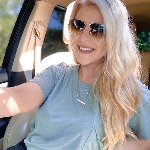 Meet your Posher, Crystal